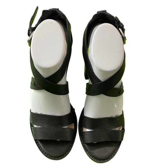 Tahari MADE heels Size 8.5 - Picture 4 of 13